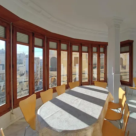 Apartment Entre La Estacion Y El Ayuntamiento