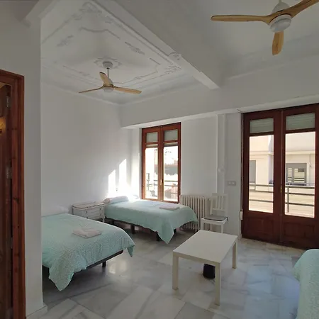 Entre La Estación Y El Ayuntamiento *